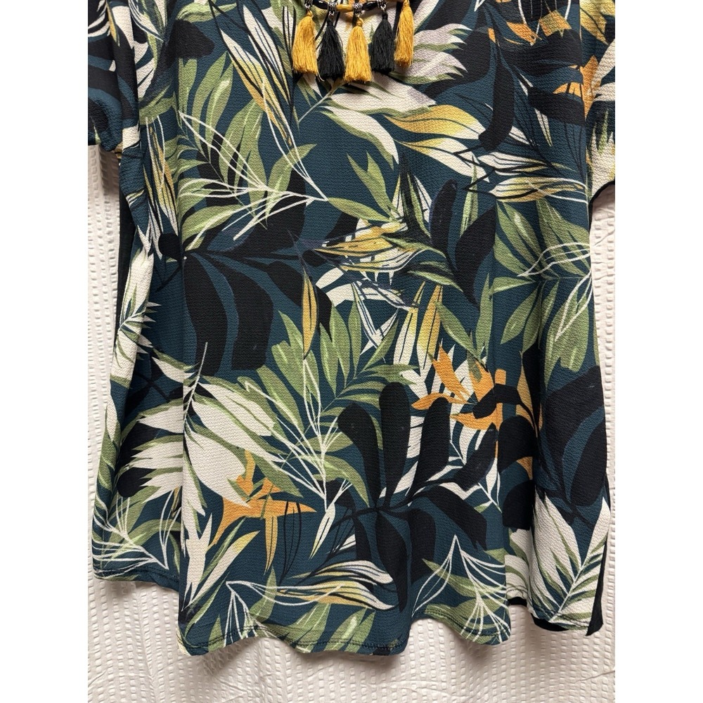 With Love Women's Tropical Leaf Green Yellow Brown Tassel Necklace Blouse SZ L - Picture 2 of 10